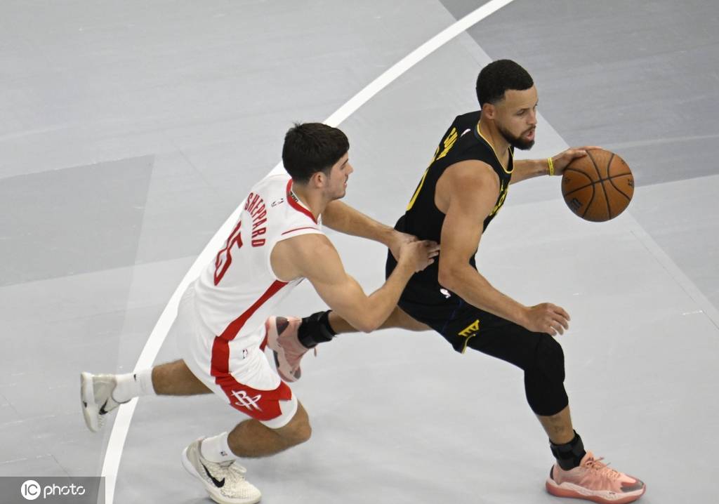 库里狂吞6失误+提前退场 对比小谢生涯之夜更显老态